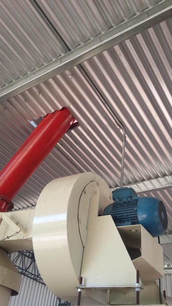 porelec's tweet image. Venimos terminando bandejas y cañerias. En un ratito a arrancar a cablear.