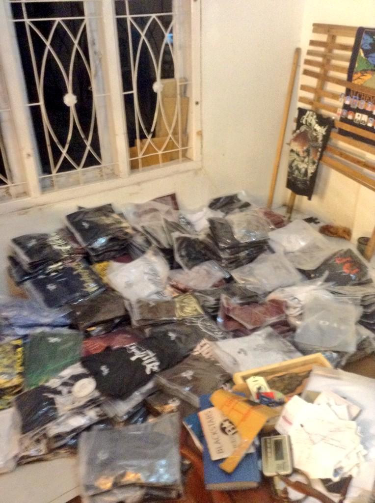 Promo akhir tahun buy 2 get 1 free khusus alchemist mulai hari ini, langsung aja ke store sekarang