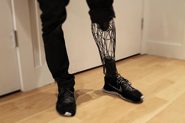My3DPrinting's tweet photo. Industrial Designer Creates The ‘Exo’ 3D Printed Prosthetic Leg with Aesthetics in Mind - http://t.co/YROAm7XXjX http://t.co/nCUR8RaEfm