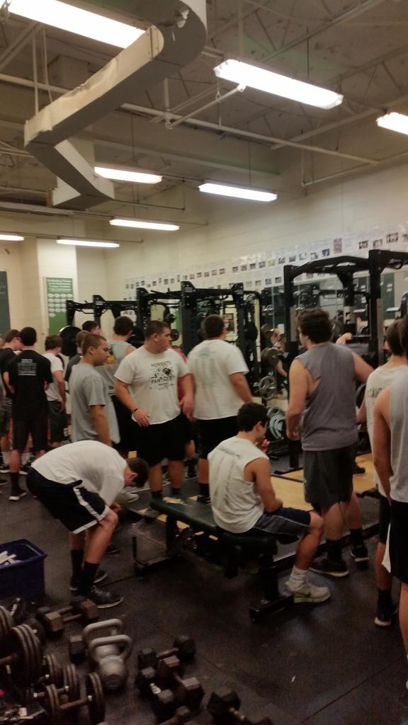 MHSWeightRoom's tweet photo. Best Christmas present ever!!!! A full weight room at 6am Christmas Eve!!!
#Sweatblood #HornetPride http://t.co/7wPGBc9EYy