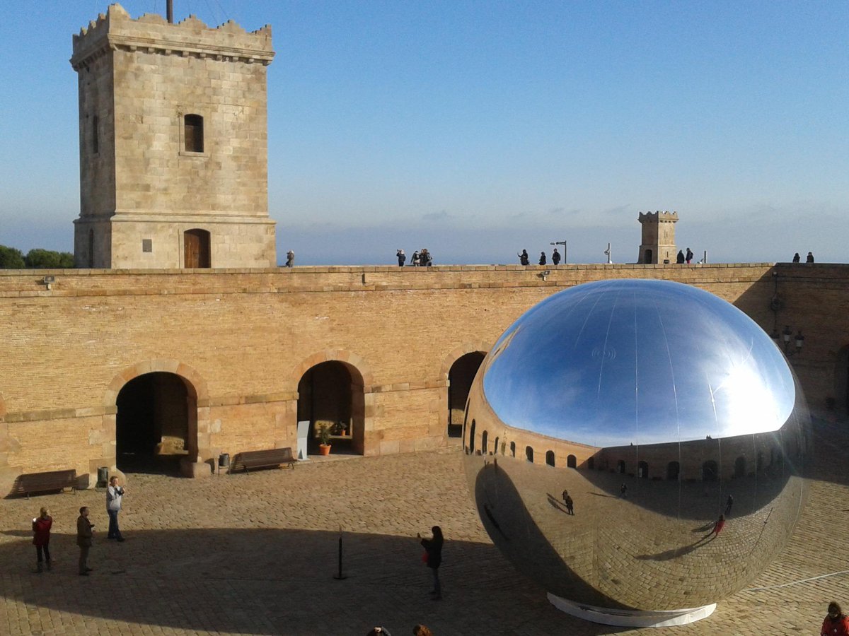 MarijoCronosGRP's tweet photo. que veure RT @angelsmiralles: Memòria esfèrica, instal·lació efímera de @quimtarrida, Castell de Montjuïc, fins 15/02 http://t.co/XK233r3nXU