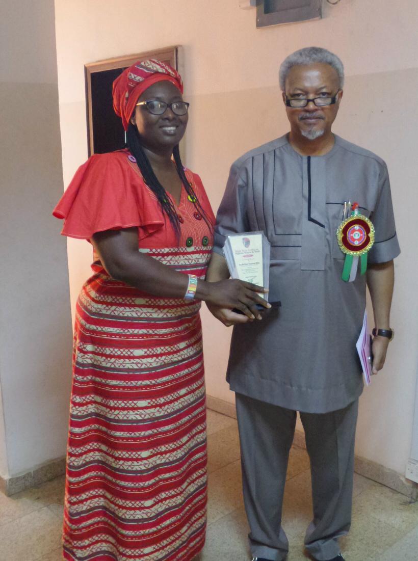 penseBien's tweet image. #wunmihassan and #peterjack receiving award from @htcwy