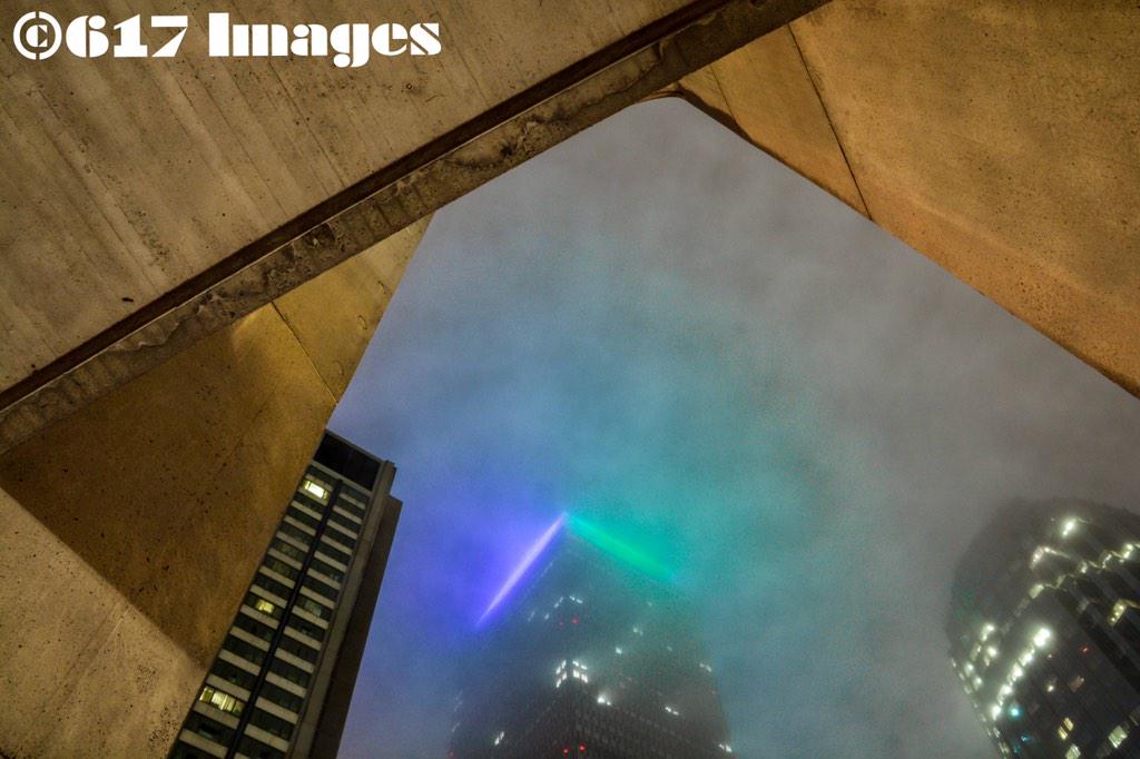 617Images's tweet photo. The Prudential Tower shined blue and green last night for @DLNewEngland. #31NightsofLight14 http://t.co/5a5dBqElC3