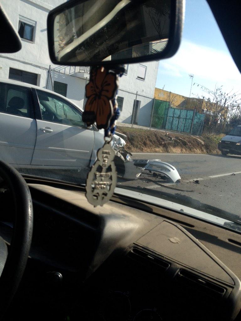 Merinoafull's tweet photo. Porrazo carretera Coria http://t.co/FZ4g4yzgnL