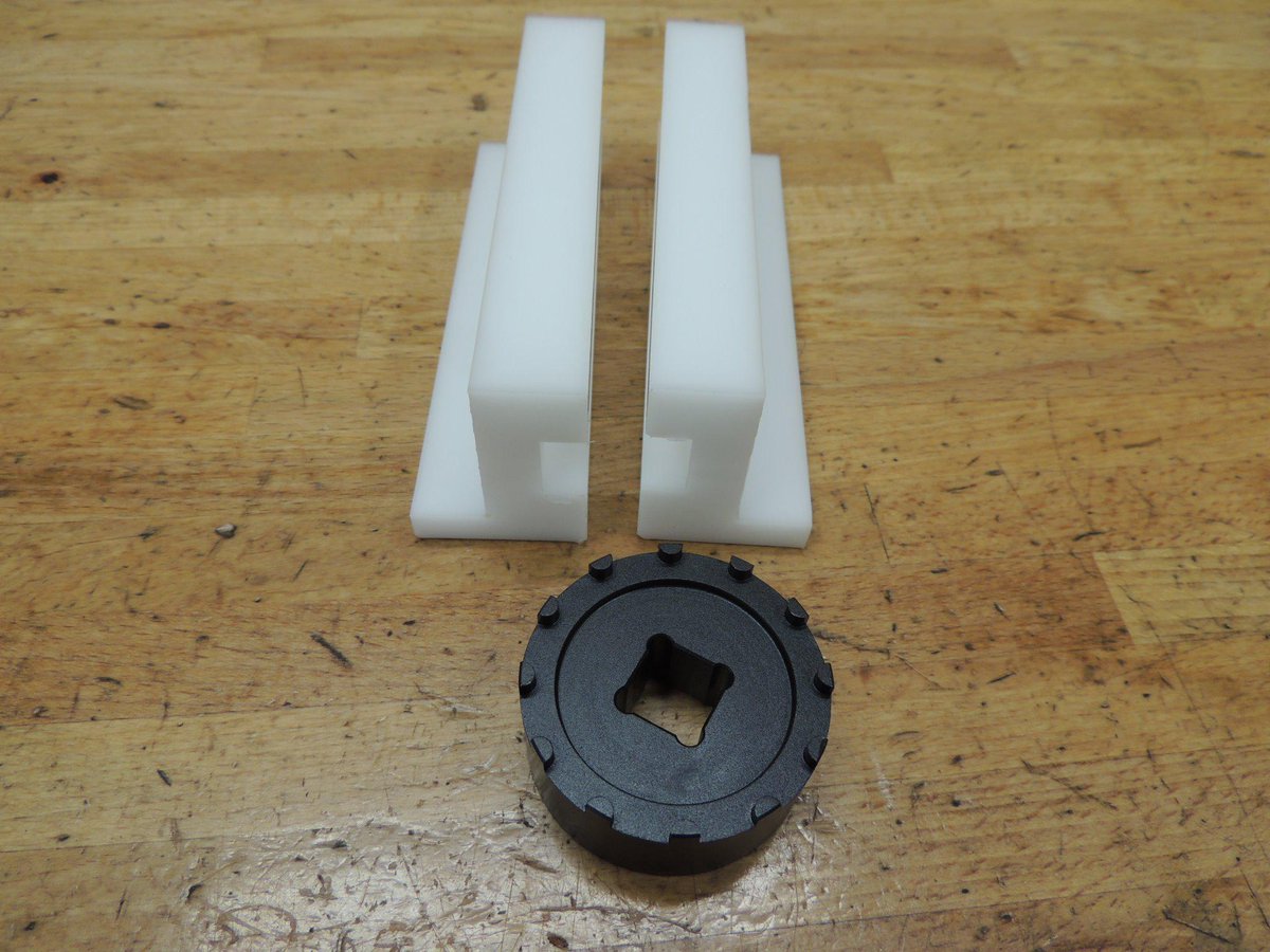 leonardiracing's tweet photo. Tools per smontaggio e montaggio spider Rotor + nuovo spider Rotor XX1 http://t.co/UdZy39dDDd