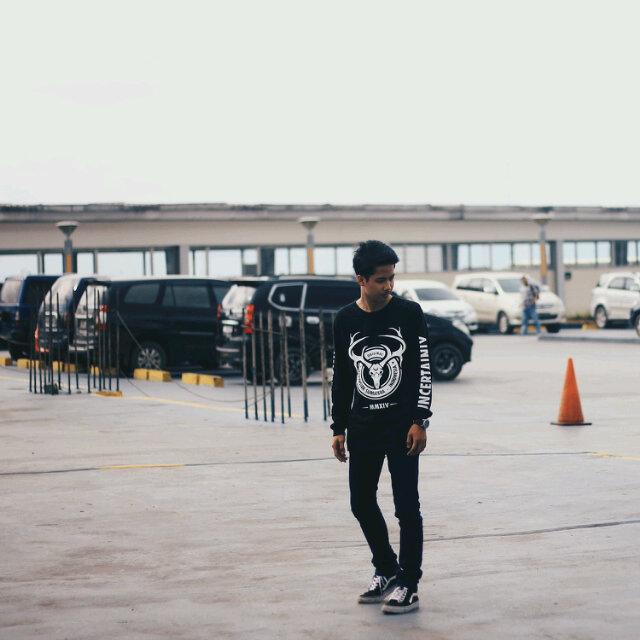 UNCERTAINLY - Collabs Series with <a href="/HateApparel13/">HATE APPAREL</a> / M L / IDR : 120.000 / Text : / +6287867886302