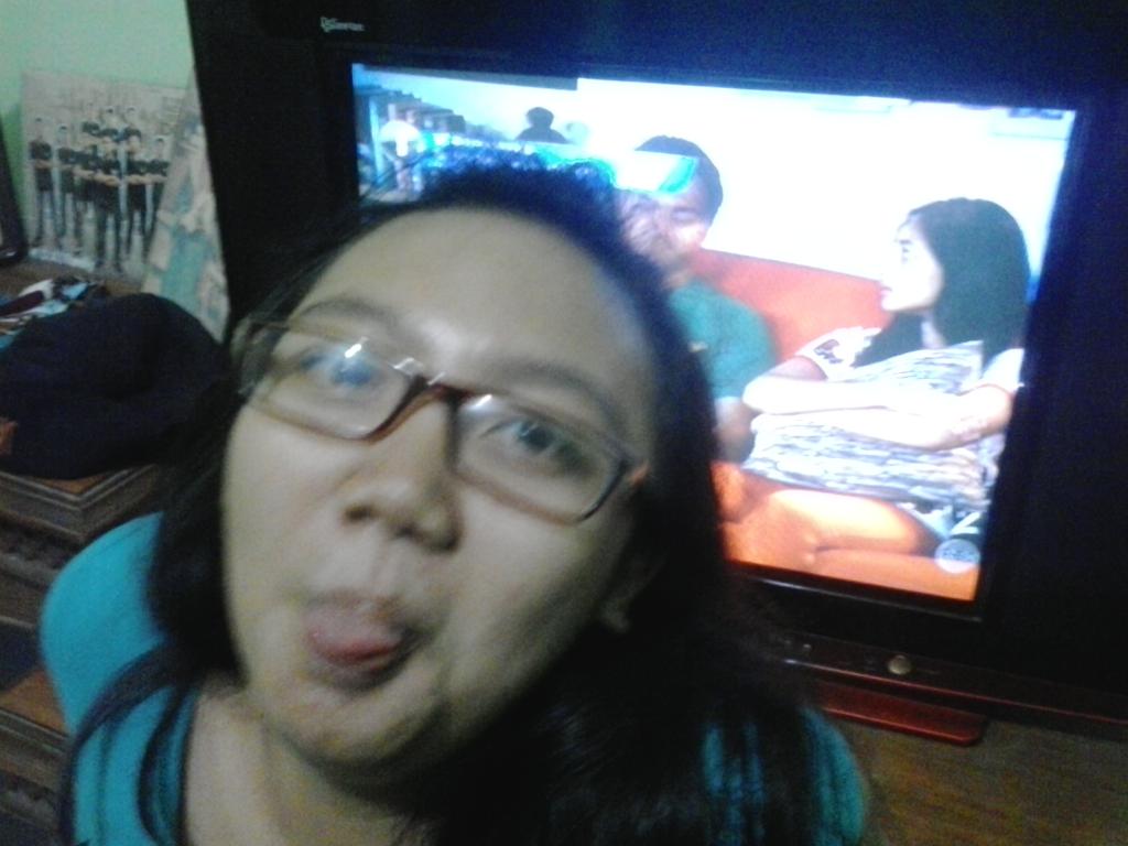 Puttychabby's tweet photo. Hujan" gini seru banget sambil nnton tetangga masa gitu #NETMILIUNER_2 http://t.co/rWhwLSVWkU