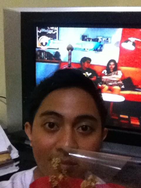 LegacyOfExodus's tweet photo. @netmediatama #NETMILIUNER_2 gara gara mas adi ada yang gajadi presentasi tuh wkwk ketawa terus nonton ini.Clue: I http://t.co/scnkfsnNml