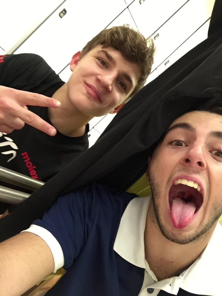 Hi aqui acaba un año de grandes experiencias!!! Feliz Navidad a todos!!! 🎅🎄🎅🎄 <a href="/100x100Padel/">100x100Padel</a> <a href="/crazy_ke_lo_ke/">RASCO</a>