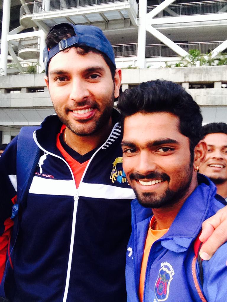 vhzol's tweet photo. Yuvi pa!thanks for ua motivating words!will surely keep them in mind and keep working hard!thanks again!@YUVSTRONG12 http://t.co/ikM0NimC25