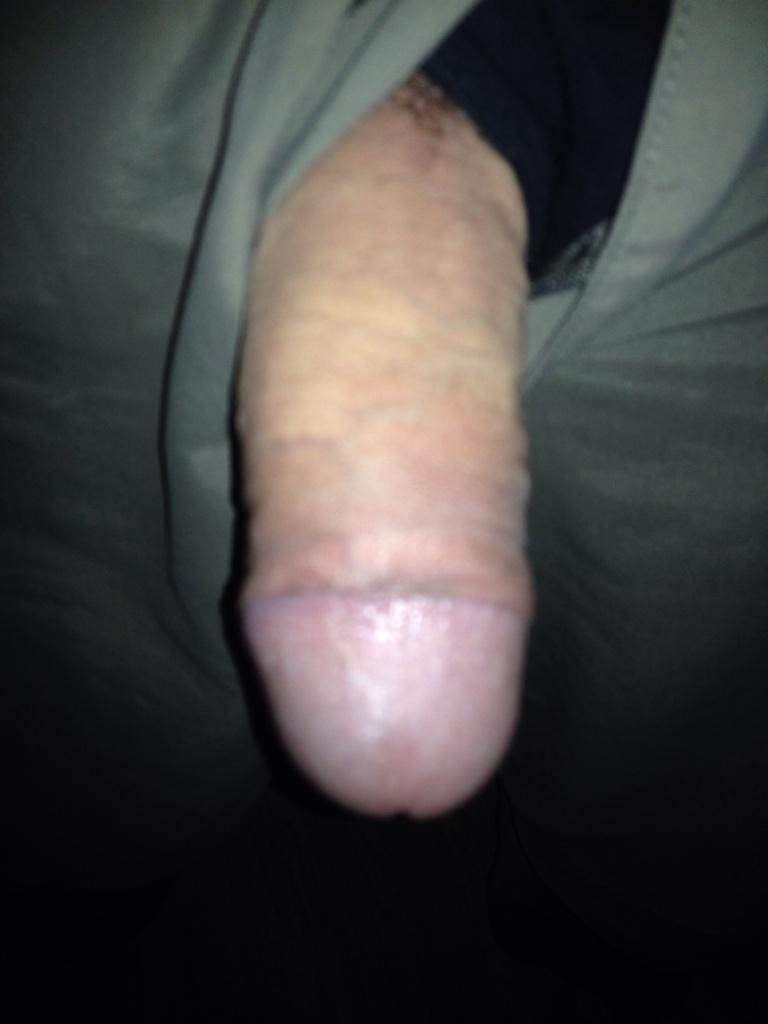 jamtom14's tweet photo. Who wants my bare cock inside their hole #barebackslut http://t.co/dvo9deHsD9