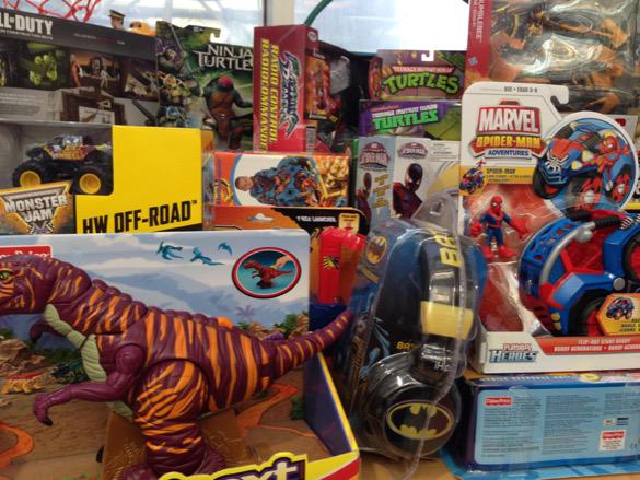 SuLingGoh's tweet photo. Piles of gifts for #Stollery patients. All from generous folks in #yeg area. Amazing! http://t.co/YGj3nvESPp