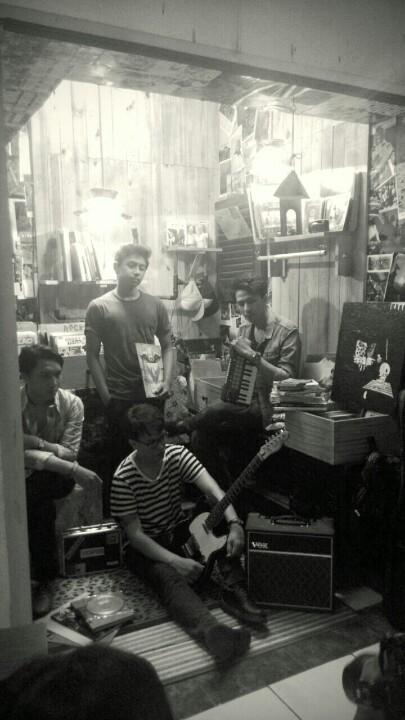 just had a photoshoot with @GogirlMagazine, stay tune on february issue ;))