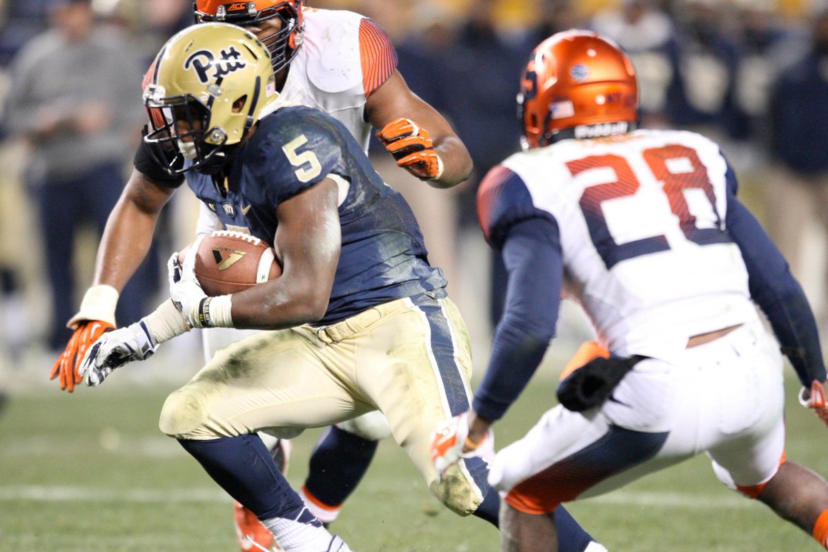 BrEpicBreen's tweet image. @ThingsForPitt Pitt RB Chris James surprises his grandma with Christmas visit dnain.fo/1vnXvEY