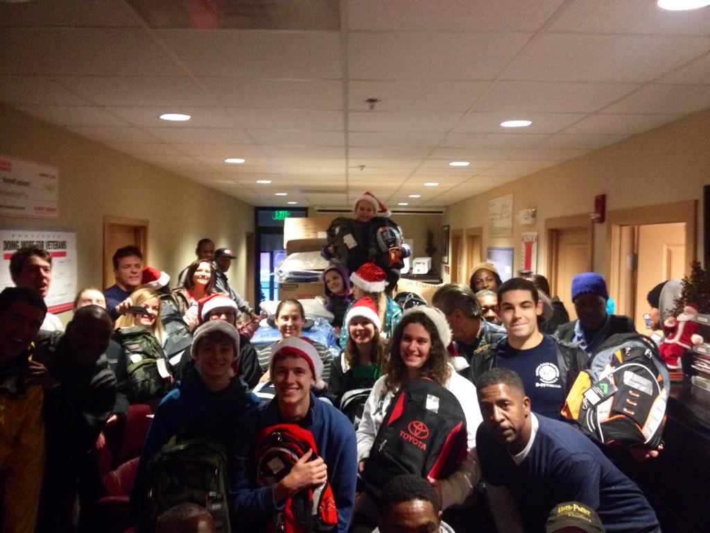 GivingBackLL's tweet photo. First stop for one of our groups at a veterans shelter in Baltimore! #GBLL http://t.co/o891uOfvOr