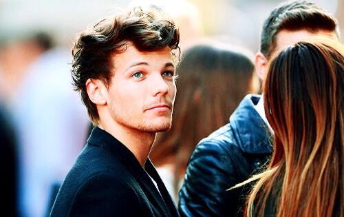 itsJustine_A's tweet photo. #23ReasonsWhyWeLoveLouis 21. bUT HE LOOKS LIKE A FREAKING DISNEY PRINCE ASFSDFZZFZSFZDGD http://t.co/lKpm4nUDPe
