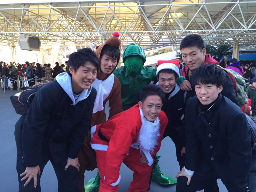 まさ در توییتر 休日2日目 ディズニー 男だけのディズニーでクリスマスイブということでカップルが多かったですけども 男だけでも楽しいんですからね 笑 Http T Co Cwaazc3bpk
