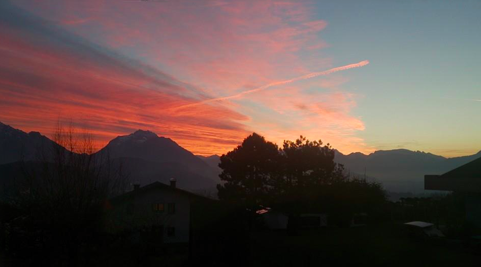 BornSkier's tweet photo. #Sundown on #christmas eve from #Austria (Stefan V.)

#Noël #Autriche #Österreich #ski #skier #bornskier #snowboard http://t.co/8yCx4bf4eD