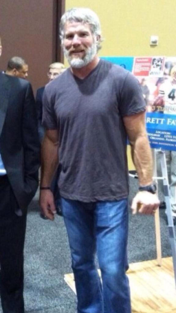 ProSmallCaps's tweet image. Santa caught doping  #SantaProblems