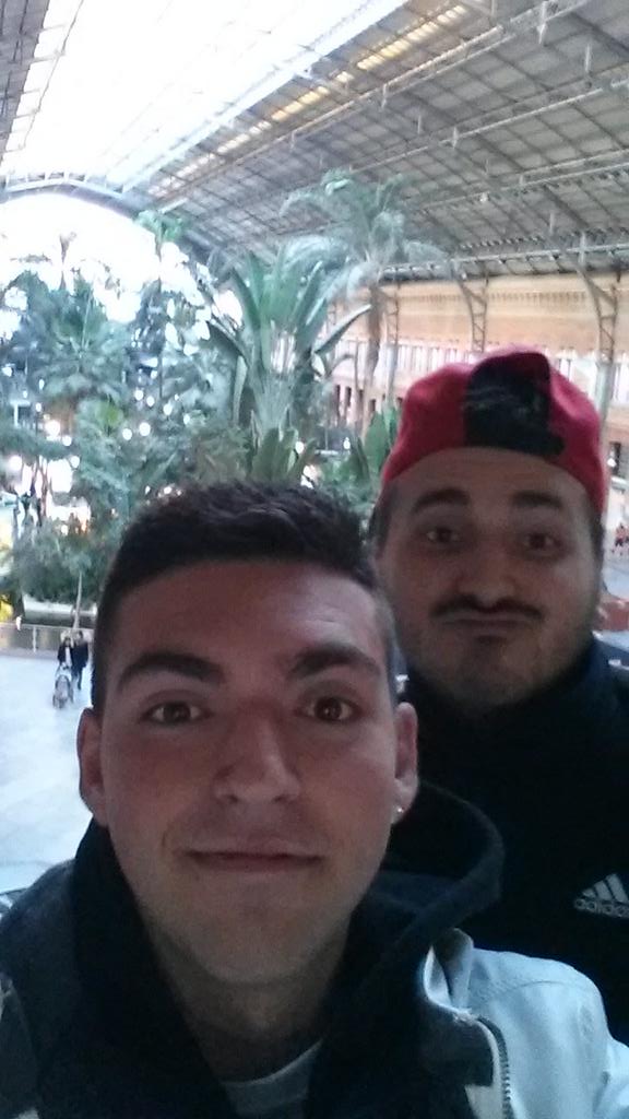 jesustrampas94's tweet photo. En atocha o k ase #carteraperdida #salvaje #tripoli @RoberGodii http://t.co/PNV4V0lkWW