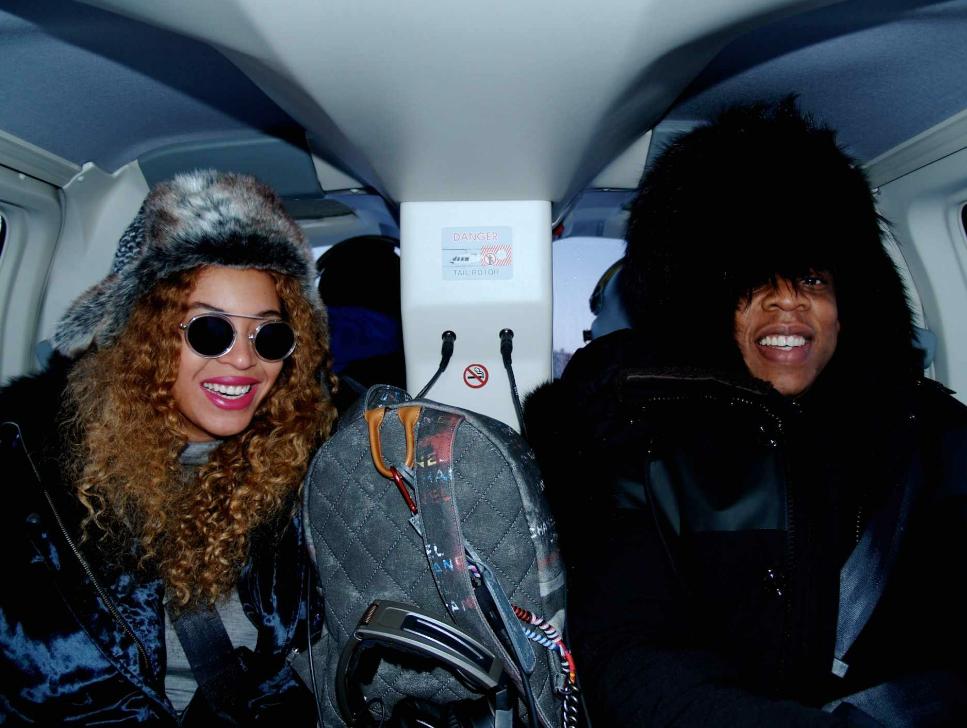 BeyonceVibe's tweet photo. #Iceland
Début décembre
http://t.co/mWhAiYgbvb http://t.co/EC4vbI4Loc