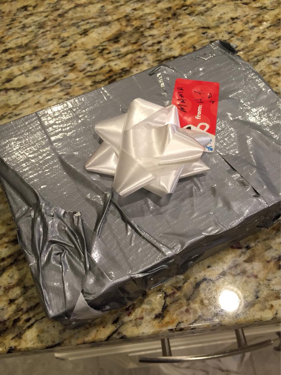 jerrodmurr's tweet photo. #dadwrapping should be a trend. Let me see your best work! #liveyourlist http://t.co/k6le6Z6fkW