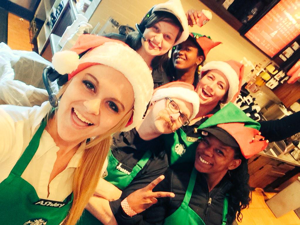 verandabarista's tweet photo. Christmas Eve crew #tbap #6619 http://t.co/8y3QODkMic