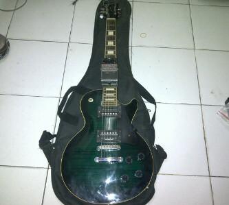 VANS66_ID's tweet photo. Jual cepat! Paket murah! Guitar Lesspaul+softcase+efek metal zone @REVENGETHEFATE @pnprivatenumber @DuniaIndie http://t.co/YCvCpT8PDI