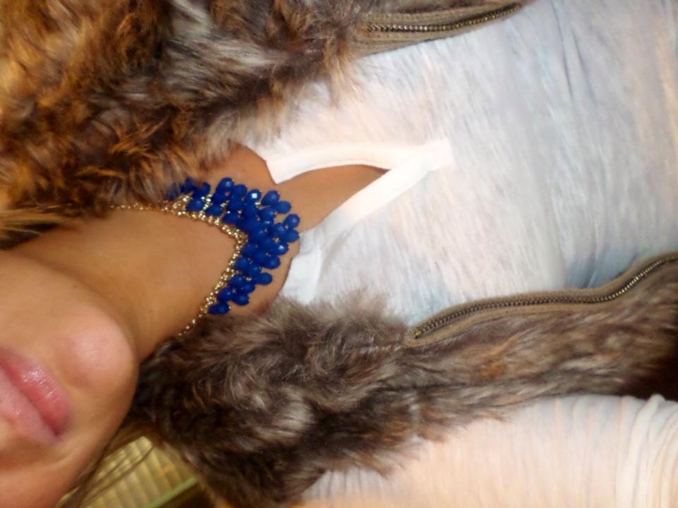 _Colleen_Marie's tweet image. My Christmas Eve outfit brought to you by @pinterest. #furvest #statementnecklace #basicallybasic ✌