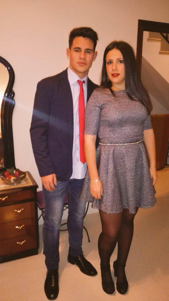 alexcasadoc97's tweet photo. hermanos? 🙅 I love you @criscasado94 http://t.co/LLIWul1aHA