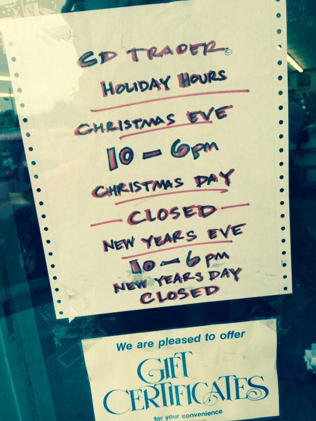 CDtrader's tweet image. Merry #Christmas everybody! #HolidayHours #GiftCertificates