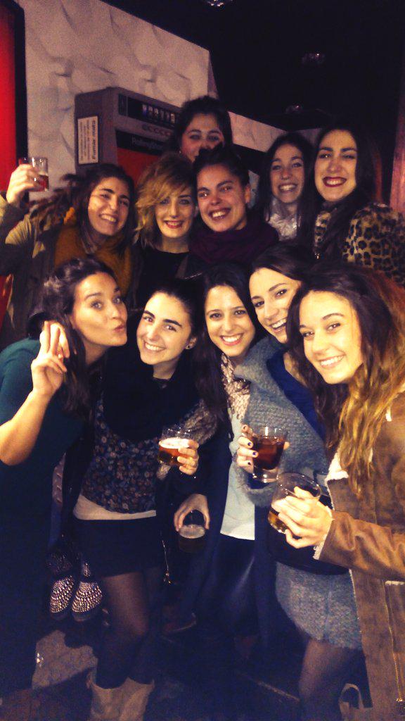TaniaBalma's tweet photo. Aqui es nadal y estic content...!!! http://t.co/UoHMuClJYr