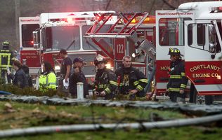 lohud's tweet photo. Montrose House Fire http://t.co/3TZ3kxCPDi http://t.co/LTRGbLy4Lh