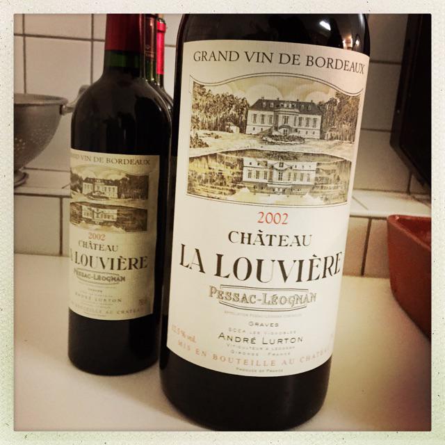 The regular bottle look pretty small next to the double magnum ;) #wine #Christmas #bordeaux #chateaulalouviere