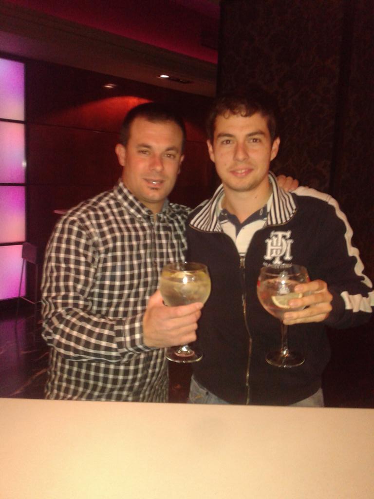 Romero78Jr's tweet photo. Un año mas una imagen vale mas que mil palabras la AMISTAD que sigue creciendo y un año mas disfrutando de ella 1Abrz http://t.co/HCOe6BLbwN