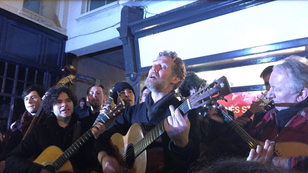 Grafton Street y la caridad, sin Bono en Nochebuena B5pHgBcIgAArkbq