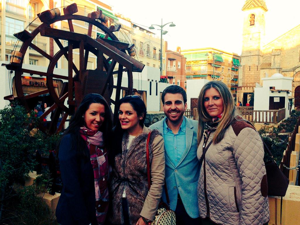 AraQuintana_'s tweet photo. De vez en cuando pero intenso. @Anaperez_lucena @pablodegal @sonicanter Feliz Navidad amigos. http://t.co/SzgLYLytU5