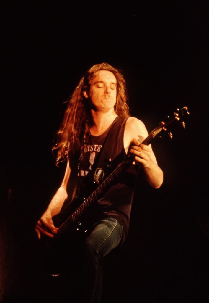 Клиф бертон. Клифф Бертон (1962 – 1986). Cliff Burton. Cliff Burton Metallica. Мастейн с Клифом.