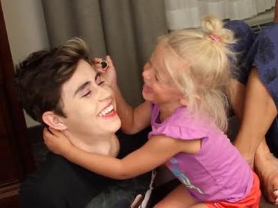 yeetgrier's tweet photo. #FavNashPic because they're so cute together http://t.co/WXNE85pHmB