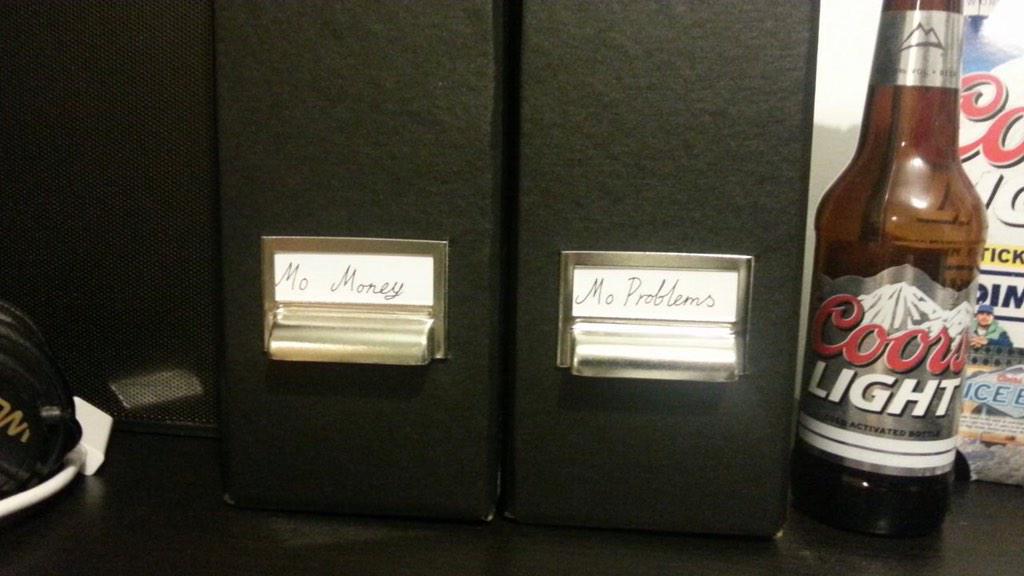 NoMansSky's tweet image. And this is how you organise paperwork