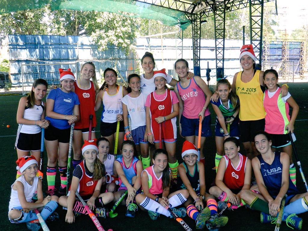 sofimaccari's tweet photo. El 24 de diciembre en la Escuelita también entrenamos!Les deseamos unas muy felices fiestas! @AleGulla @emesportsarg http://t.co/wqCN0zBv1p