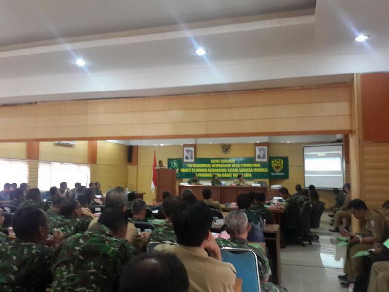 BKBPMBANDUNG's tweet photo. Kabid PM hadiri Rapat Ev. TMMD &amp; BS MSS di BPMPD Provinsi Jabar 23 Des 2014 http://t.co/F9BTQujOXB