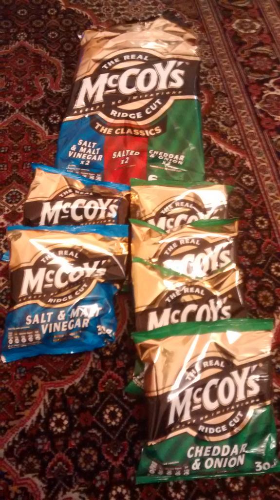 owen984's tweet photo. @mccoys, Christmas is ruined! Brand new pack. no ready salted and twice the cheese and onion #christmasfail http://t.co/VU2IfrJHNw