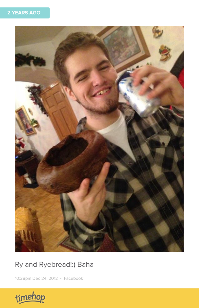 brimar1995's tweet photo. Miss you rye bread!  Merry Christmas in South Korea!    http://t.co/h88IHIatKQ http://t.co/lWwS7z7OMd