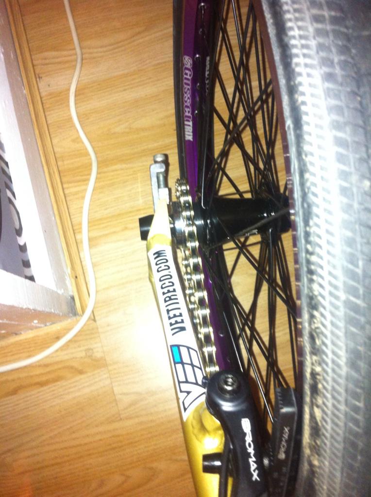 Calbmxracing123's tweet photo. Next years gonna be fun, riding for @AutonomyBikes and @Veetirecouk, just waiting for the new tires👍 http://t.co/7Pjql1mFWP
