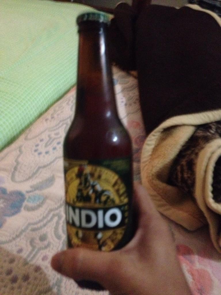 Bernyrm's tweet photo. Pues ni pedo es diciembre a seguirle #Esgrandemialcoholismo #deaperro #quetriste #mimamánomequiere http://t.co/CxWfzPbB44