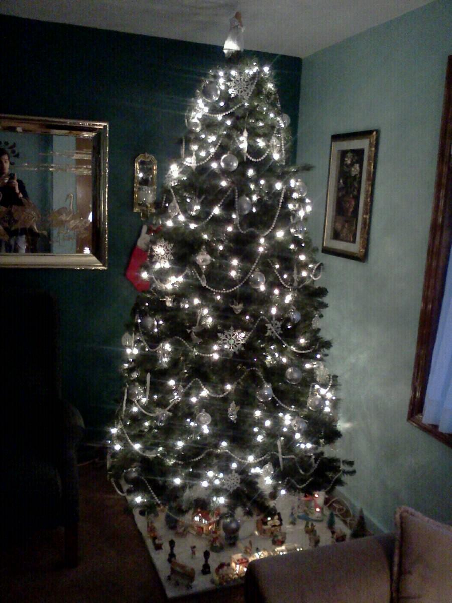 cmiovino's tweet photo. Merry Christmas Eve! Family tradition - at grandmas. http://t.co/74DD32BlFC