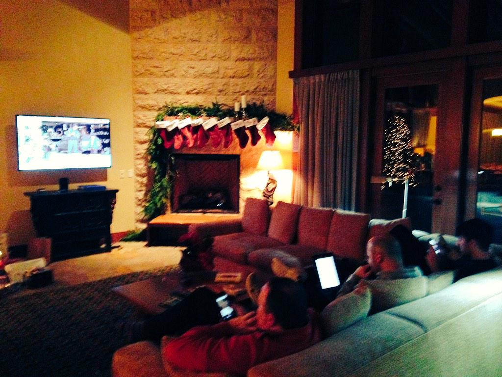 joejonas's tweet image. Family time... 😑📱