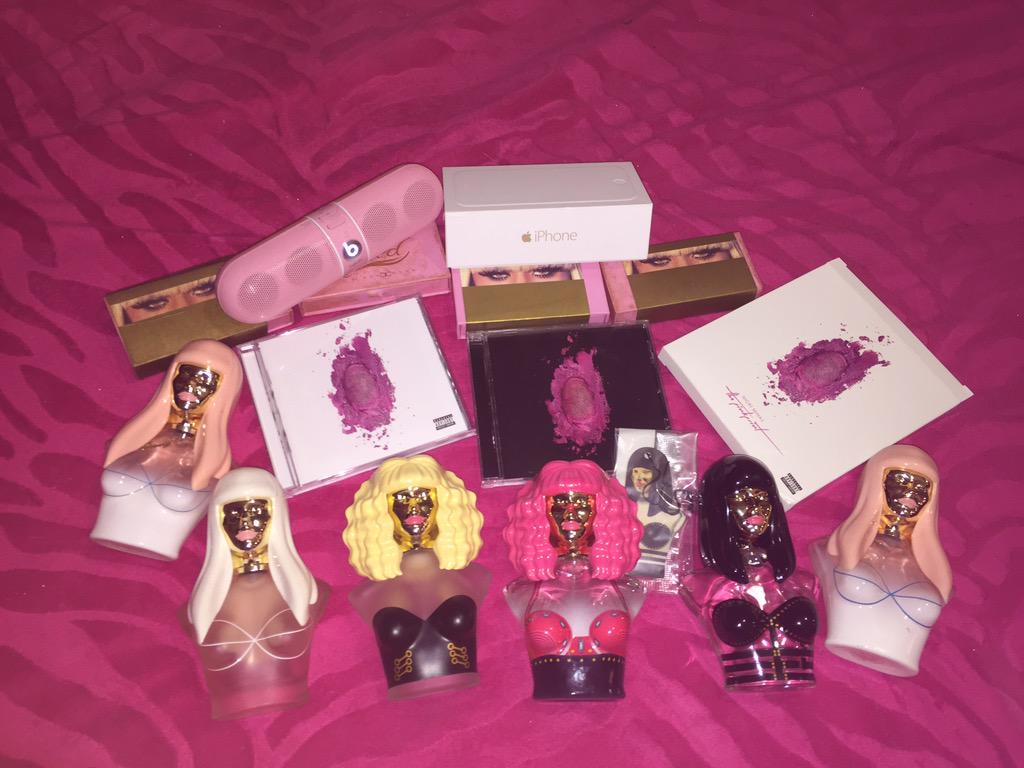 LAYSIAAMINAJ's tweet photo. Thankful for what I been had or just got 😘❤️ @NICKIMINAJ http://t.co/B3dPaJYGG9