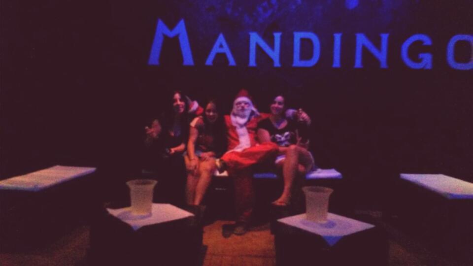 MandingoPub's tweet photo. Mandingo púb miércoles  2.00hs navidad http://t.co/UAVtmu30Wd